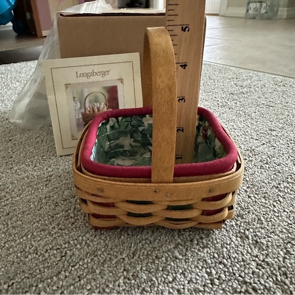 Longaberger 2003 Holiday Helper Basket - Picture 13 of 14